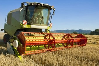 Máquinas Agrícolas - Trator agrícola